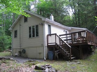 151 N Shore Rd, Greentown, PA 18426