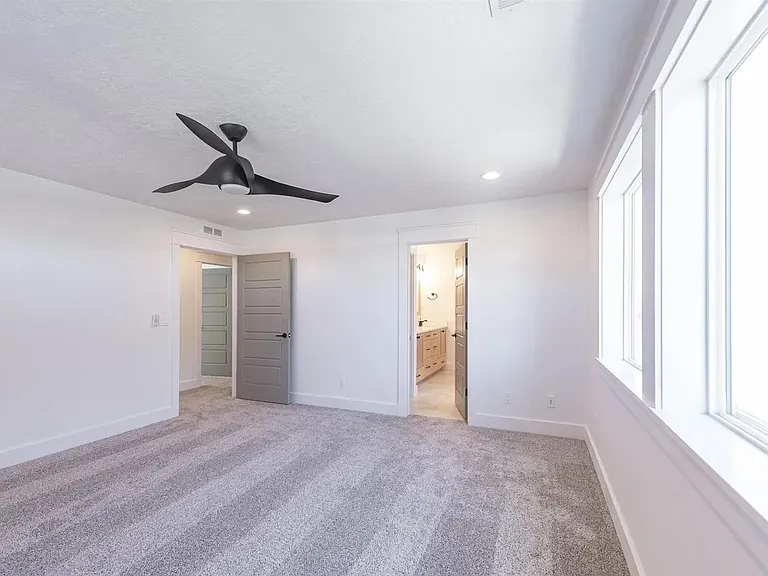 2203 E Hidcote St — Photo 25