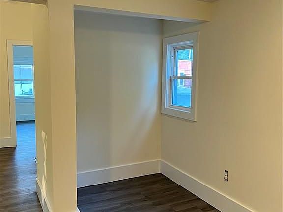 4th image of 25 Griffin Ave