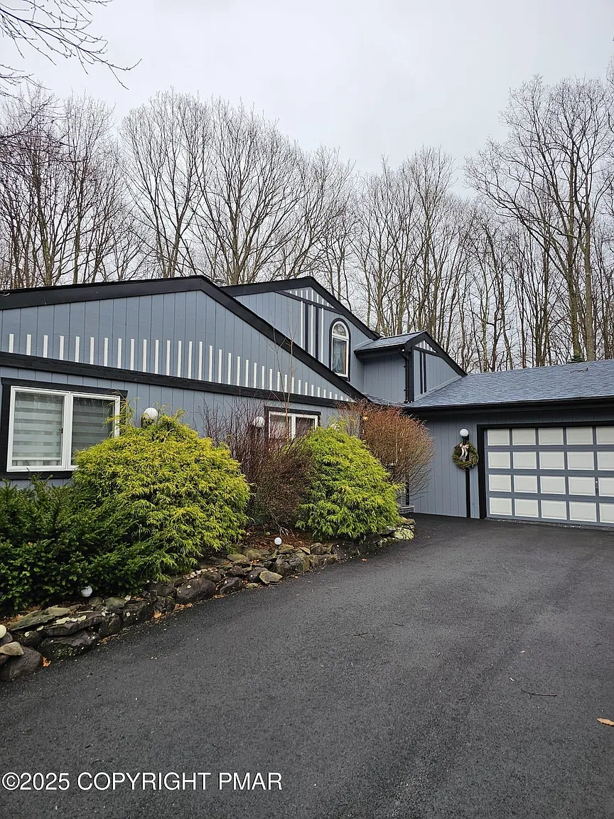 116 Charles Ln photo 1