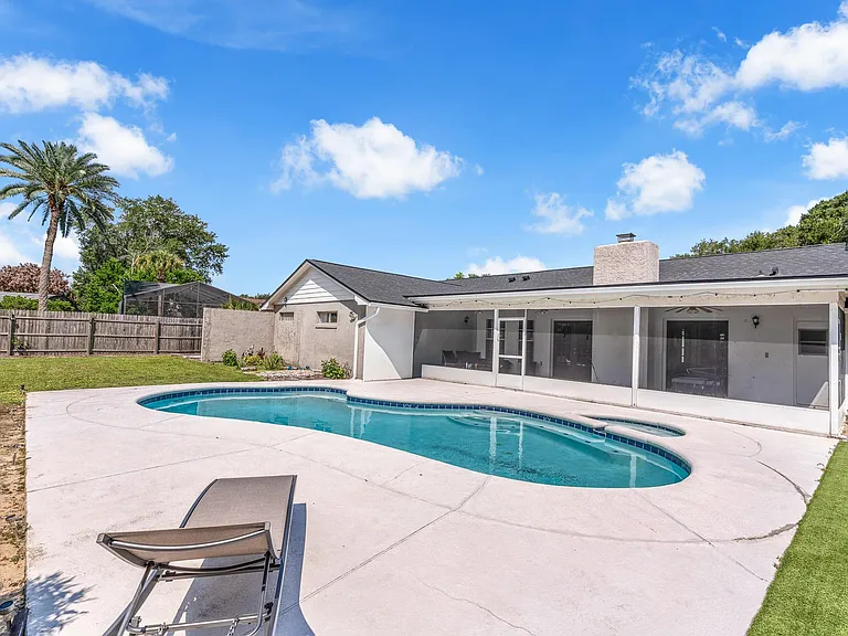 5829 Pitch Pine Dr — Photo 24