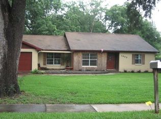 1902 Lakeview Ave, Seffner, FL 33584