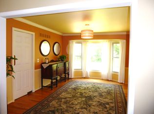 1736 Kilburn Rd N, Rochester Hills, MI 48306