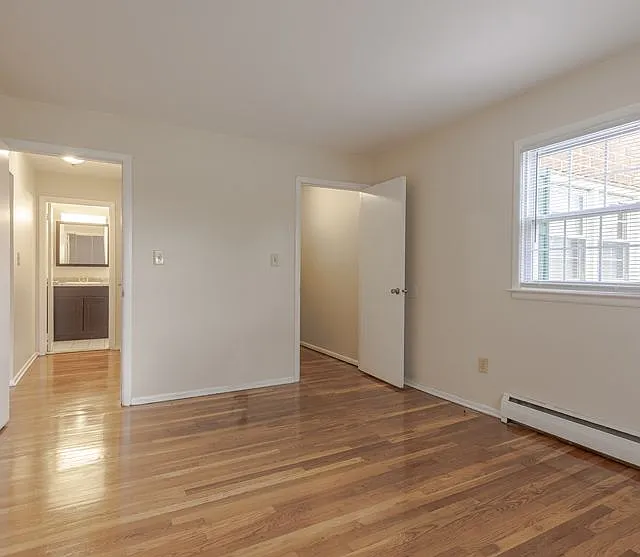 Emerald Apartments — Photo 13