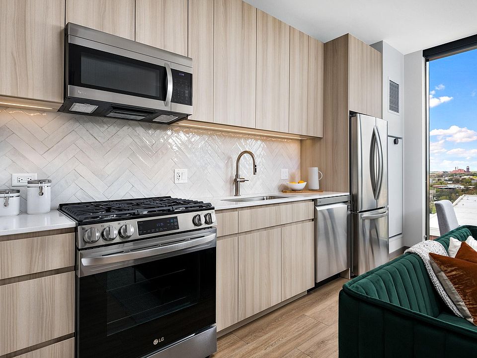 1st image of 511 S Damen Ave #1001