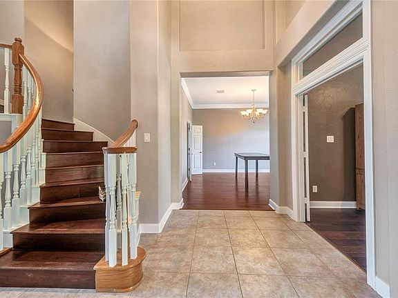 5th image of 2315 Cumberland Oak Ct