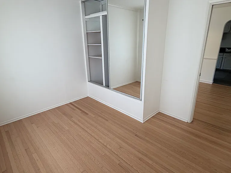 1221 S Curson Ave — Photo 26