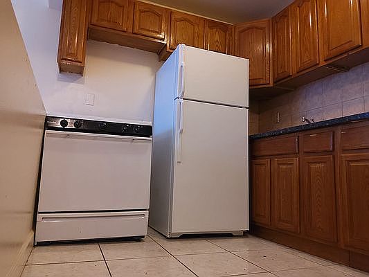 3rd image of 637 E 224th St #5F