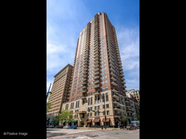 41 E 8th St APT 3305, Chicago, IL 60605