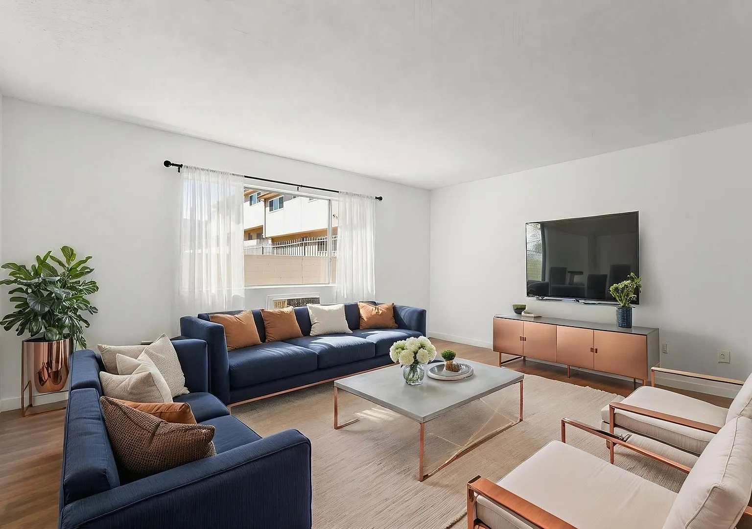 (AN/TI/YO:B) 5424 Corteen Place — Photo 4