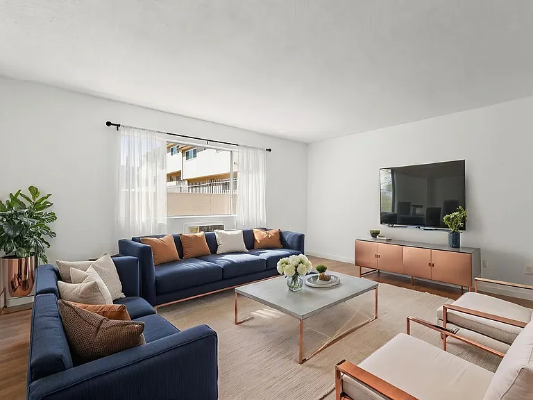 (AN/TI/YO:B) 5424 Corteen Place — Photo 4