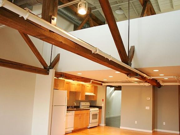 4th image of 304 Pearl St Unit 214