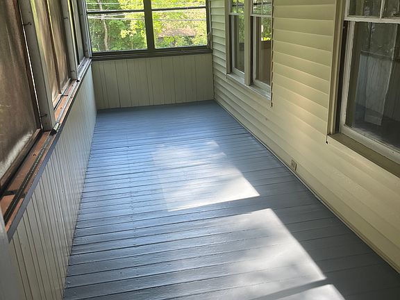 3rd image of 60 Auburn St