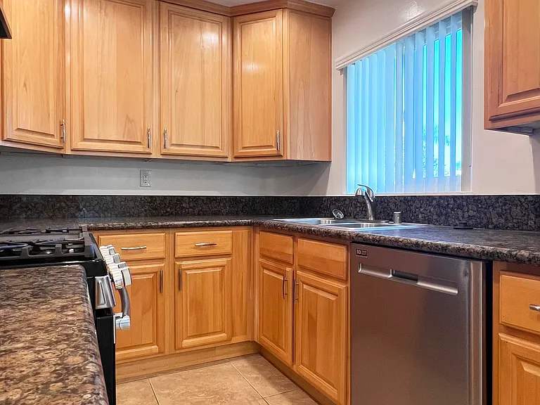 3317 Castle Heights Ave #5 — Photo 9
