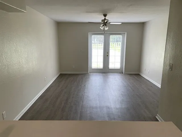 Woodside Villas Apartments — Photo 10