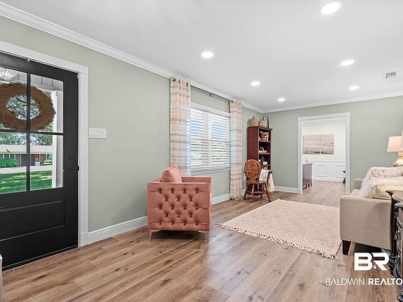 3rd image of 101 Ann St