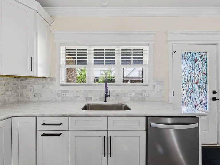 1020 Easton Ct — Photo 18