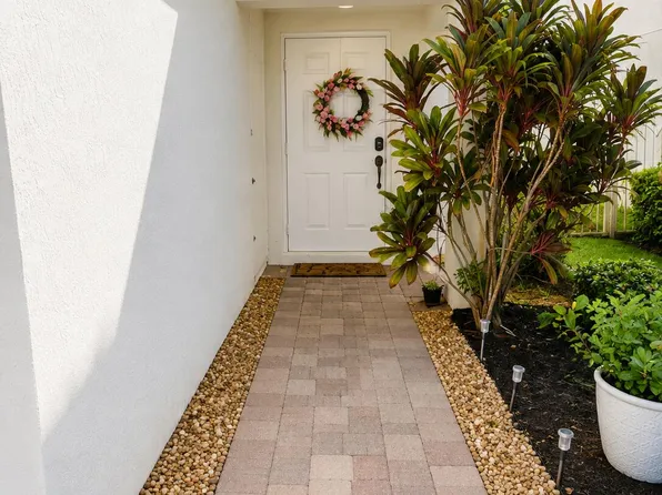 11957 DONLIN Drive, Wellington, FL 33414