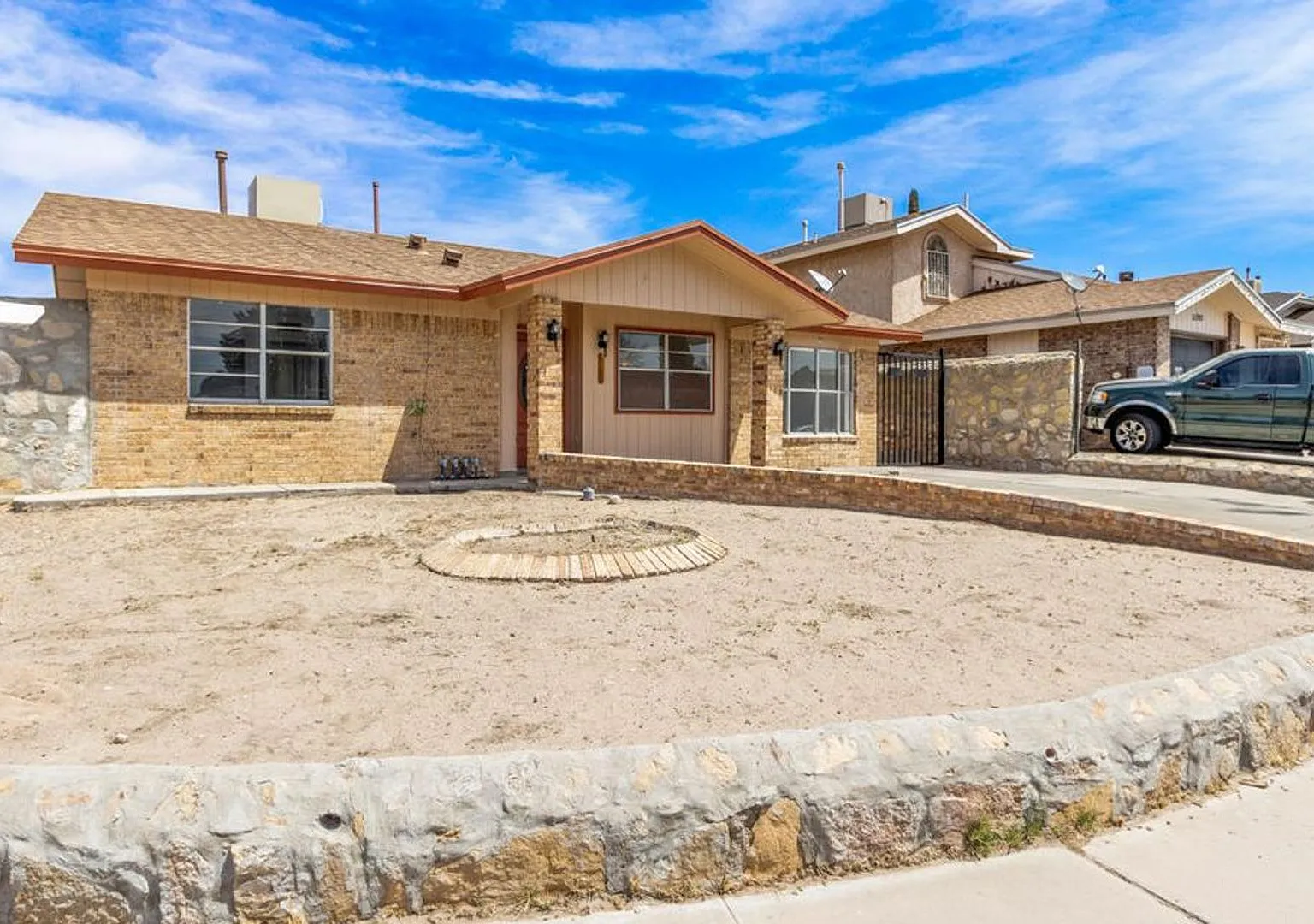 Lovely 3 bedroom, 2 Bath home in East of El Paso! — Photo 2