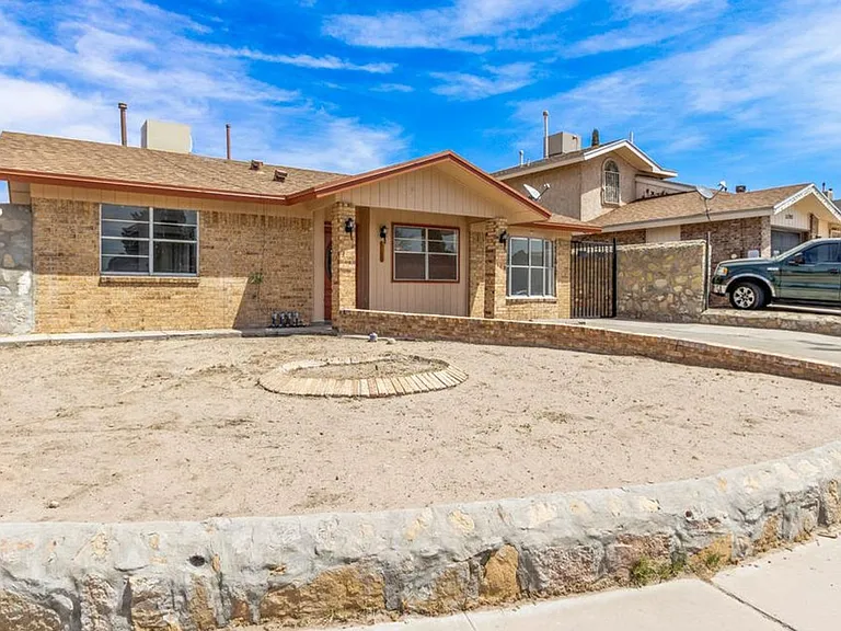11701 Henry Phipps Dr — Photo 2