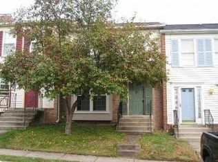 3715 Foxfield Ln, Fairfax, VA 22033