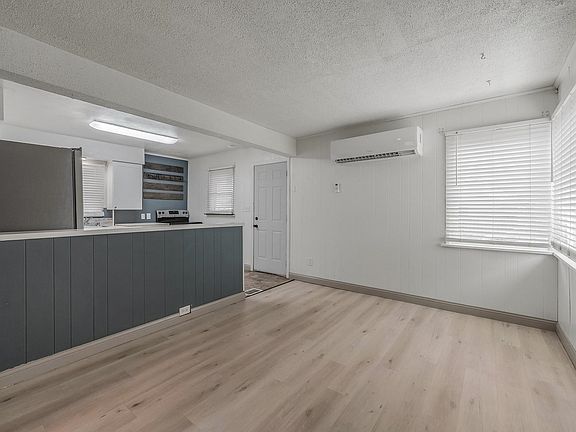 5th image of 727 E Crown Ave