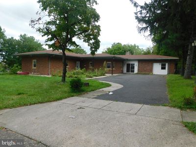 410 W River Dr, Pennsauken, NJ, 08110