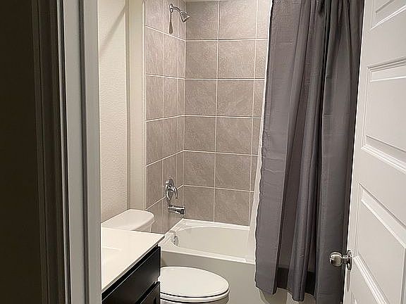 2nd image of 1415 Mateer Manor Ct