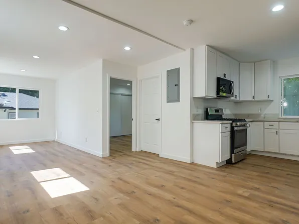 2005 21st St #4, Santa Monica, CA 90404