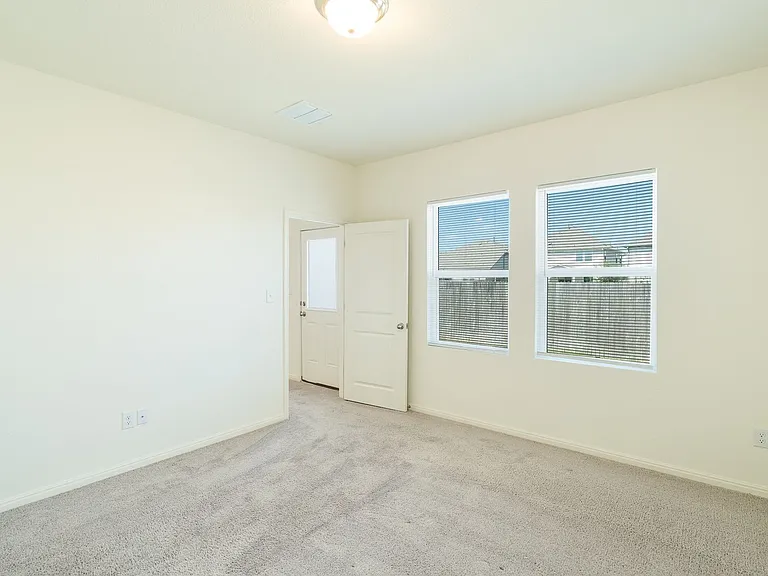 402 Gemsbok Rd — Photo 18