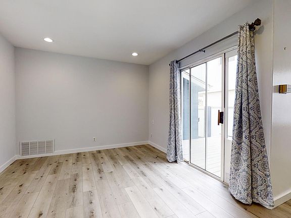 5th image of 1257 Bonnie Brae St #1