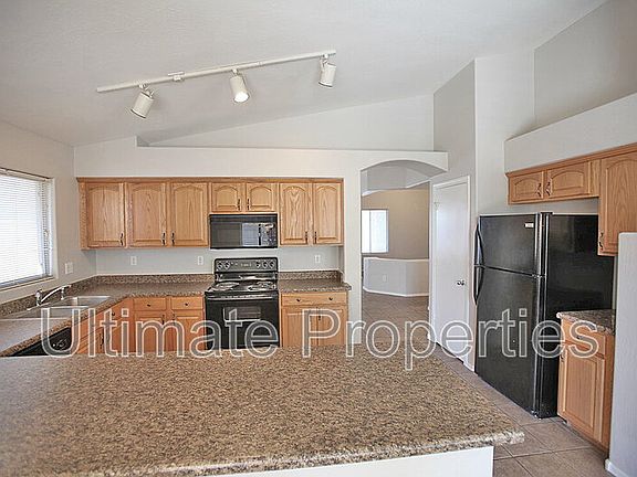 3rd image of 25873 W Hilton Ave
