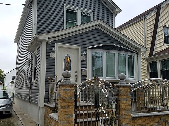 2nd image of 9721 133rd St