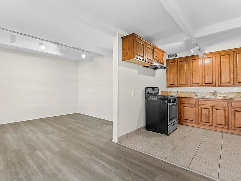 10110 Camarillo Pl. — Photo 12