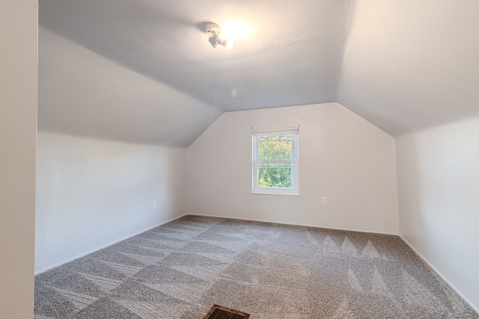 7251 Voerner Ave, photo 8