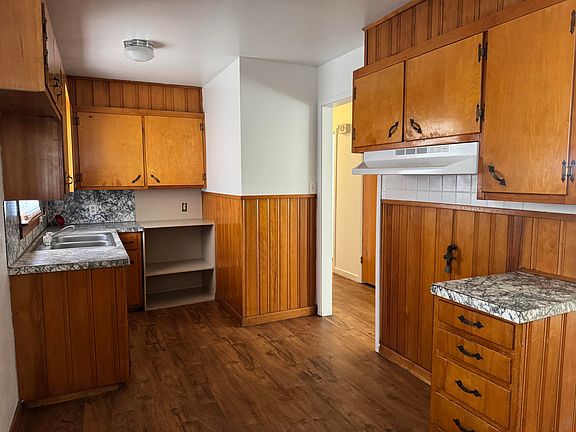 5th image of 413 E Elm St