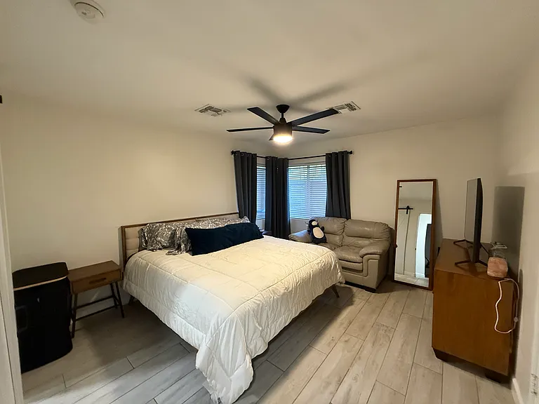 1220 W Missouri Ave — Photo 11