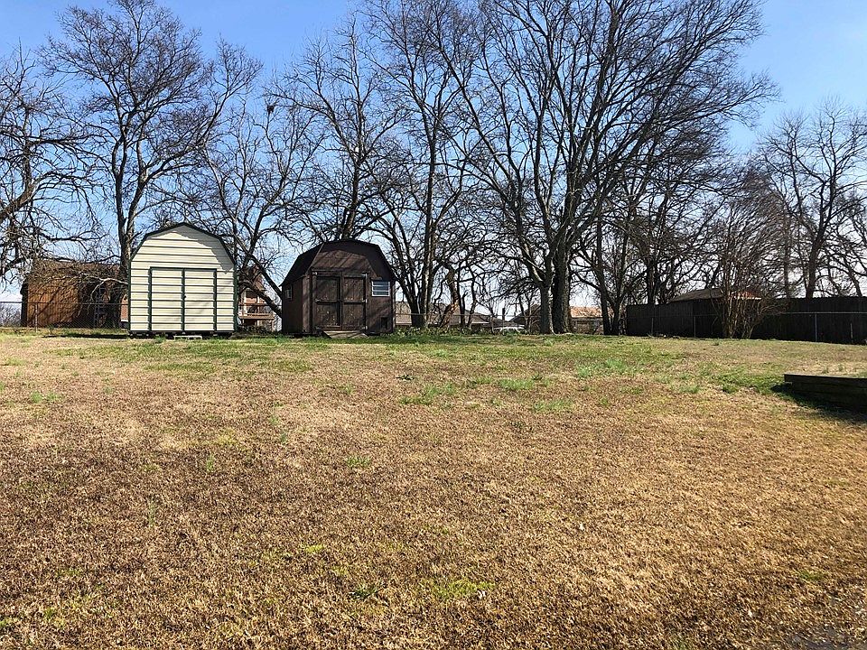 2nd image of 313 Donna Dr