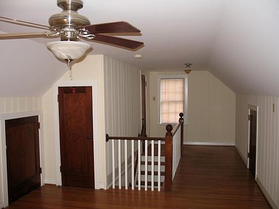 2nd image of 815 Simmons Ave