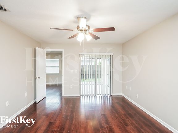 3rd image of 10625 Wyndcliff Dr