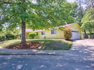 1604 NW Black Oak Dr, Grants Pass, OR 97526