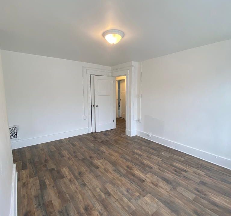 1st image of 1587 Lincoln Ave