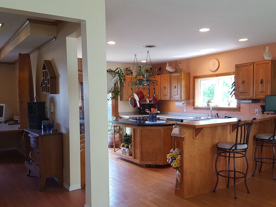 2nd image of 10 Charlene Dr