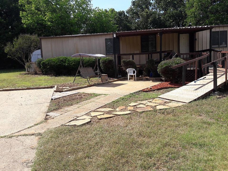 1st image of 812 Pleasant Oaks Dr