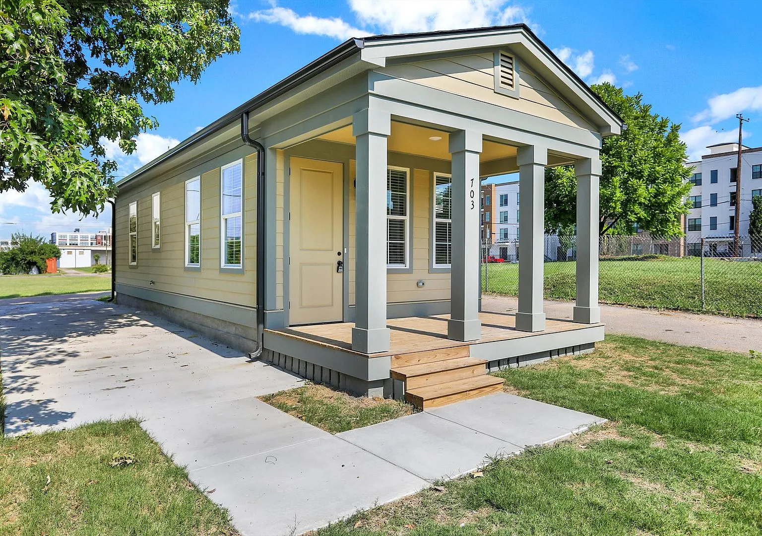 1BR Home Near Downtown | 477 sq ft | Appliances Included — Photo 4