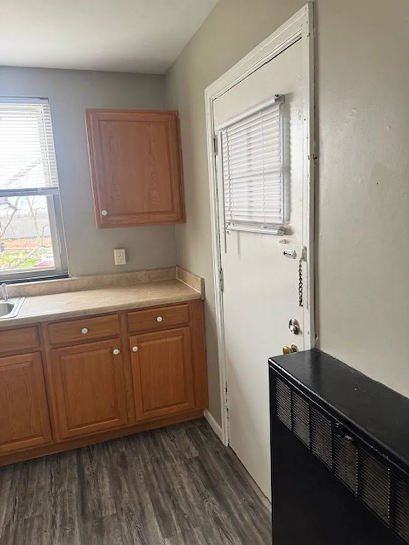 Knoxville Manor — Photo 4