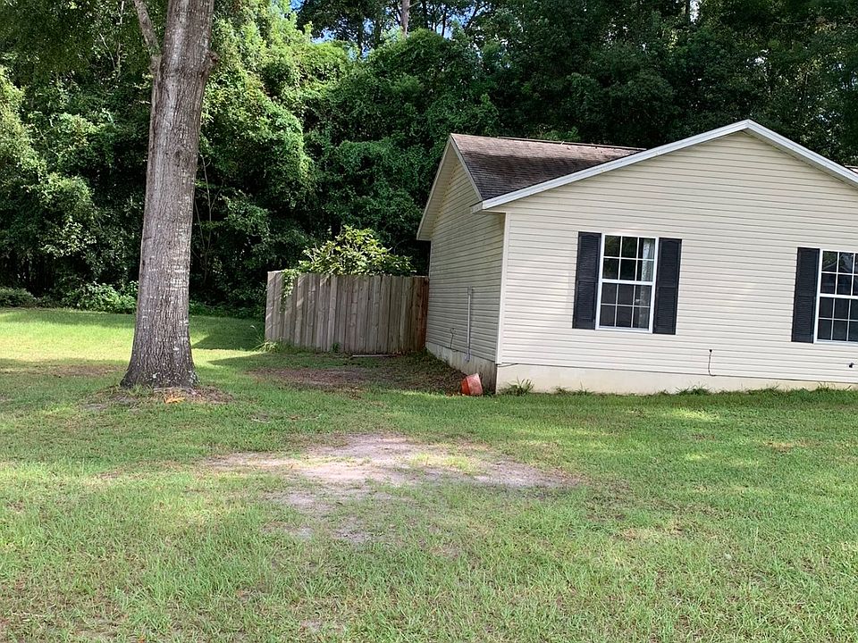 2nd image of 120 Hillcrest Cir NE