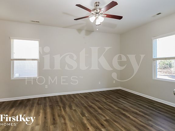 3rd image of 9205 Magnolia Lily Ave