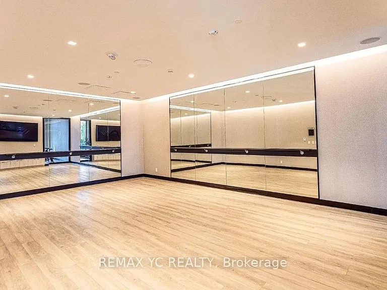 2020 Bathurst St #721 — Photo 15