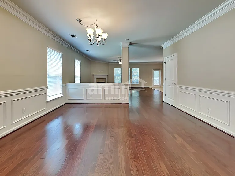 160 Grayson Ave — Photo 9